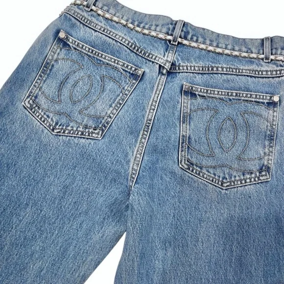 CHANEL 23N COCO NEIGE BLUE STRAIGHT JEANS WITH WHITE LEATHER CHAIN TRIMS SIZE 36 - Picture 7 of 16